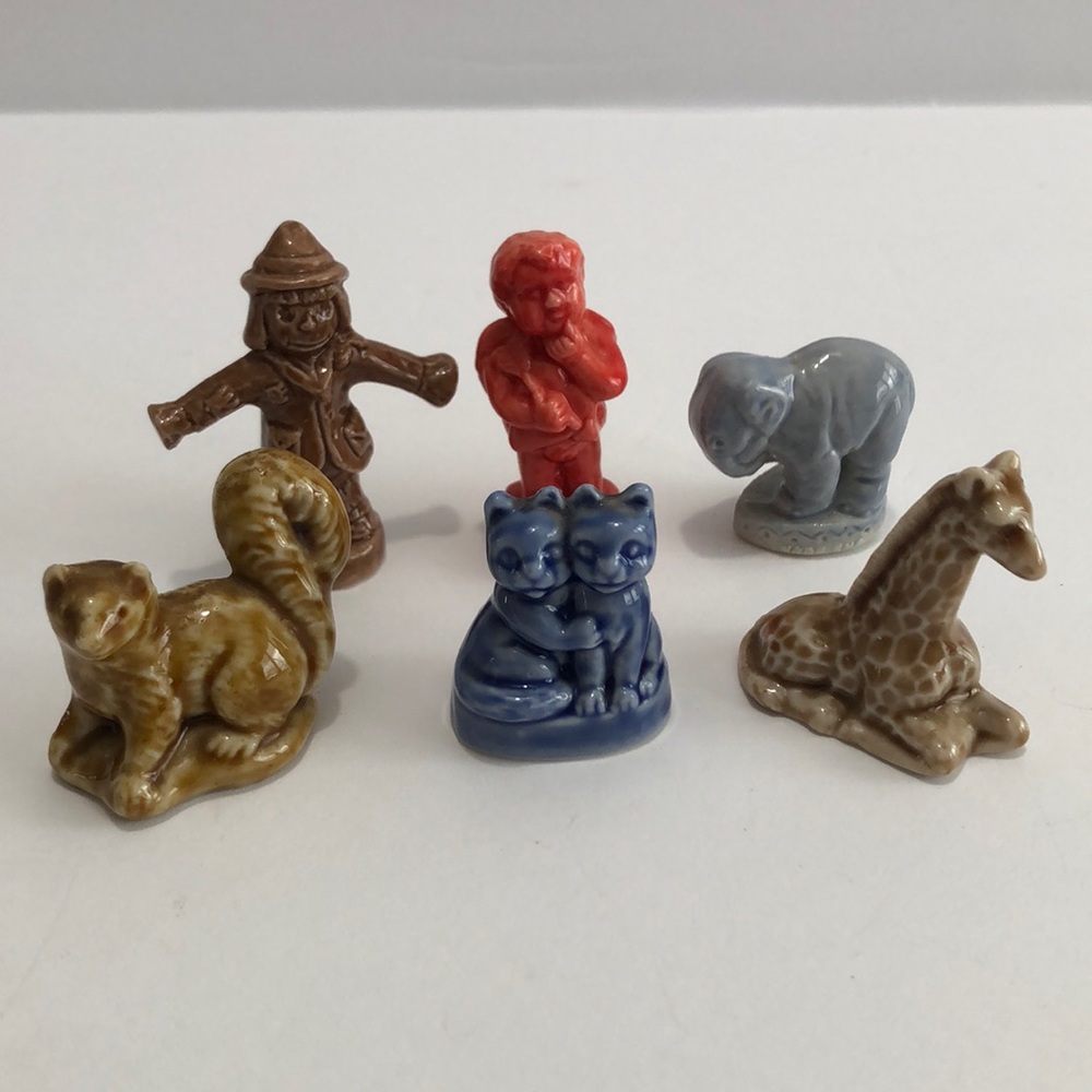 Bundle Of Wade Whimsies-Blue Cats Cupid Squirrel Giraffe Elephant And Scarecrow